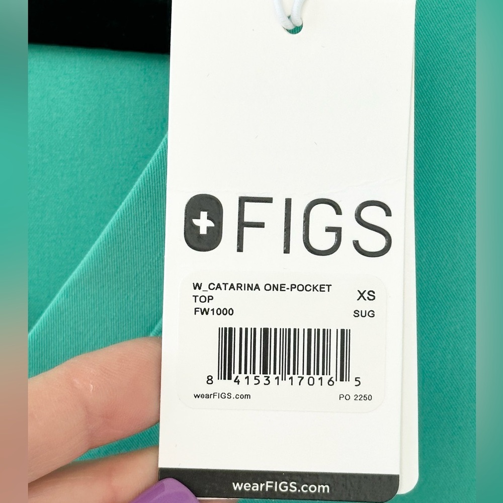Figs Surgical Green Short Sleeve V-Neck Scrub Top - Picture 7 of 9